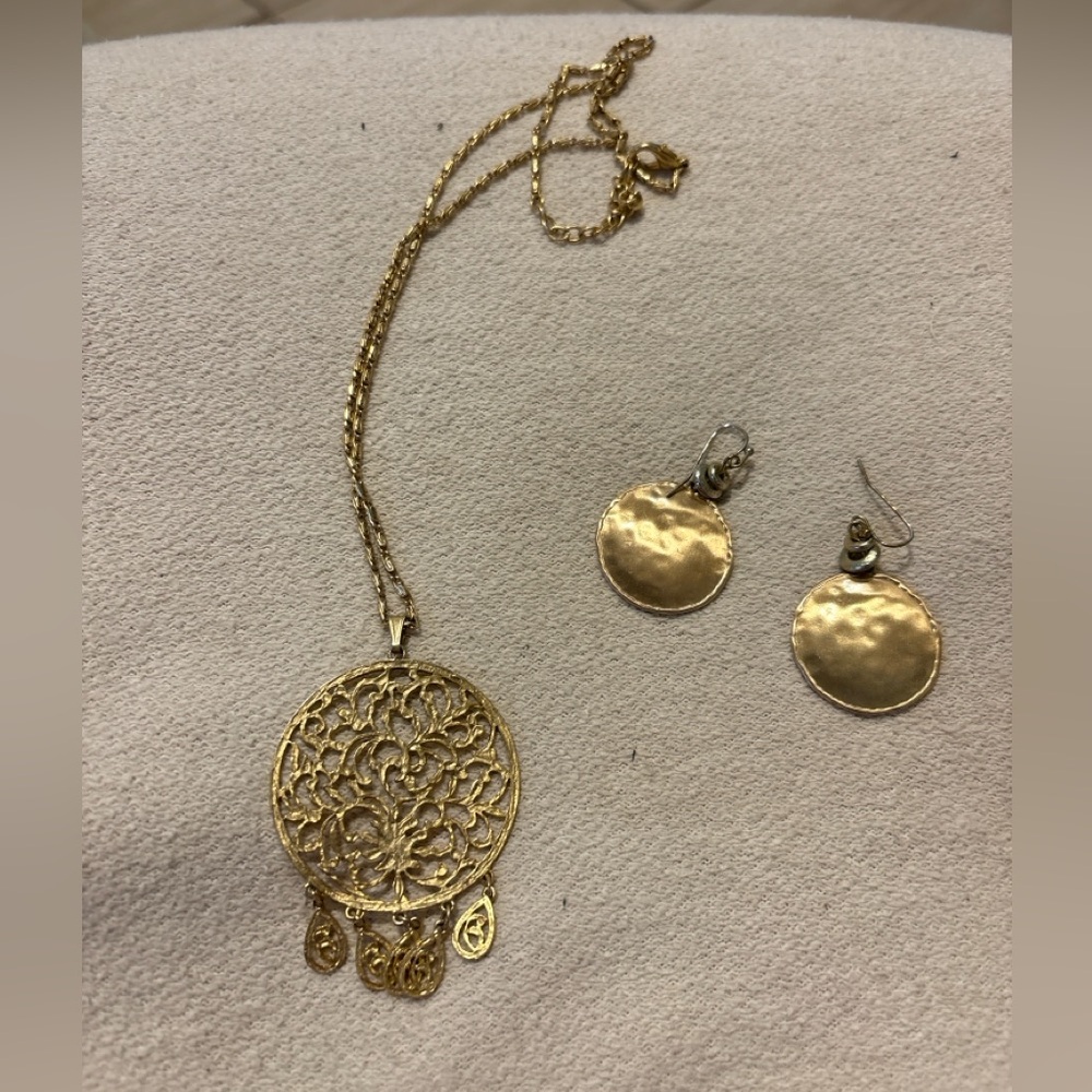 Gold Tone Filigree Pendant Necklace & Disc Earrings Set | Boho Jewelry